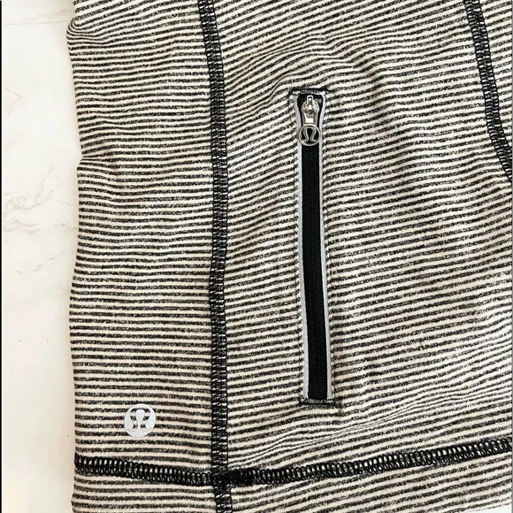 Lululemon | Rulu Star Runner Tonka Stripe Top Back Zipper Thumbholes - Picture 9 of 9